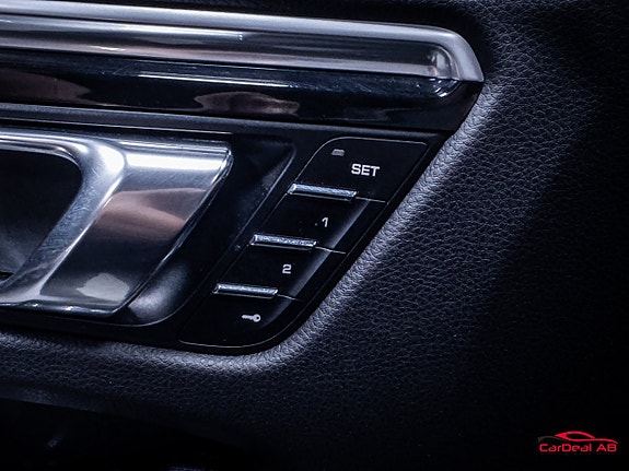Porsche Macan S 27 of 28
