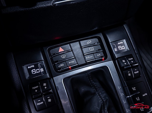 Porsche Macan S 24 of 28
