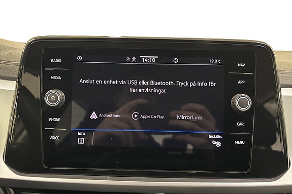 Volkswagen T-Roc 21 of 23