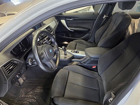 BMW 118i 6 of 10