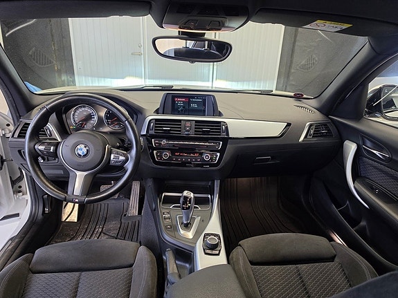 BMW 118i 8 of 10