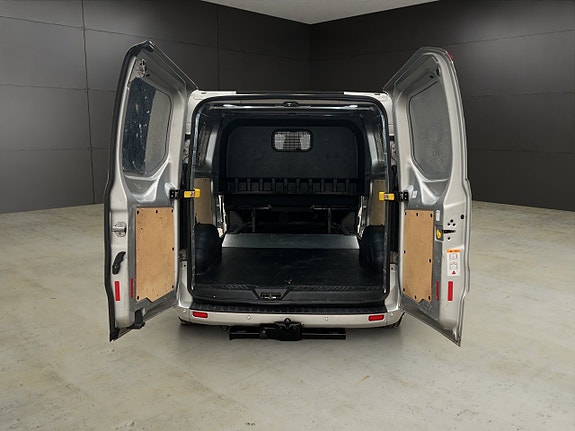 Ford Transit Custom 11 of 30