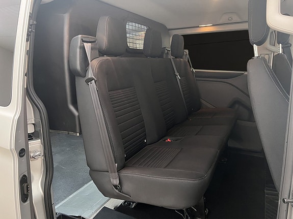 Ford Transit Custom 25 of 30