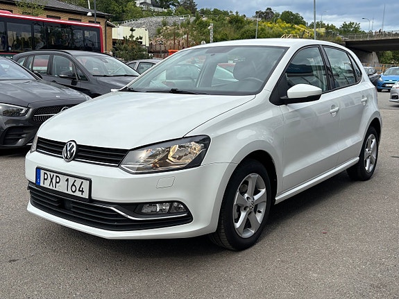 Volkswagen Polo 2 of 5