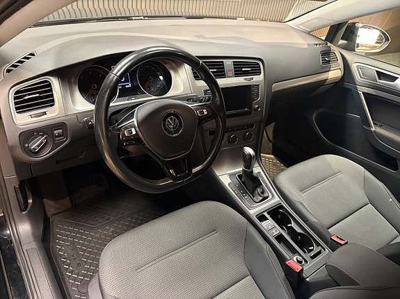 Volkswagen Golf VII 9 of 15