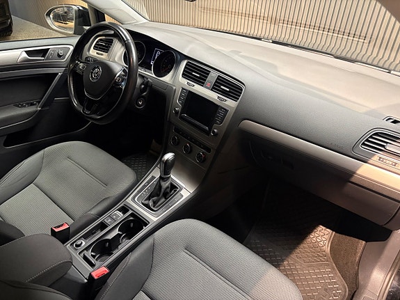Volkswagen Golf VII 12 of 15