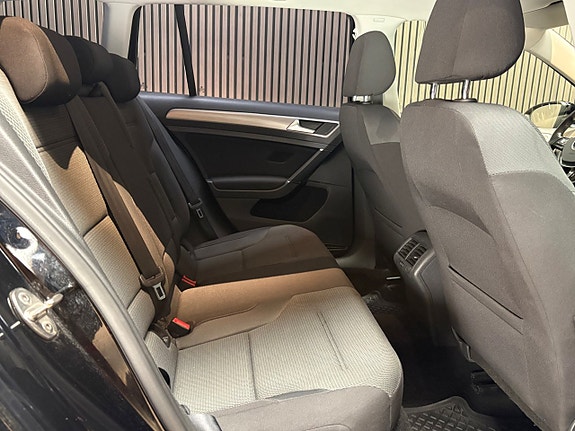Volkswagen Golf VII 14 of 15