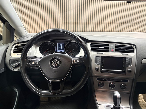 Volkswagen Golf VII 10 of 15
