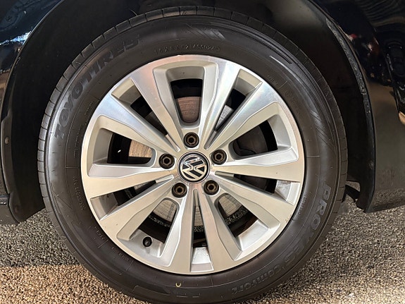 Volkswagen Golf VII 15 of 15