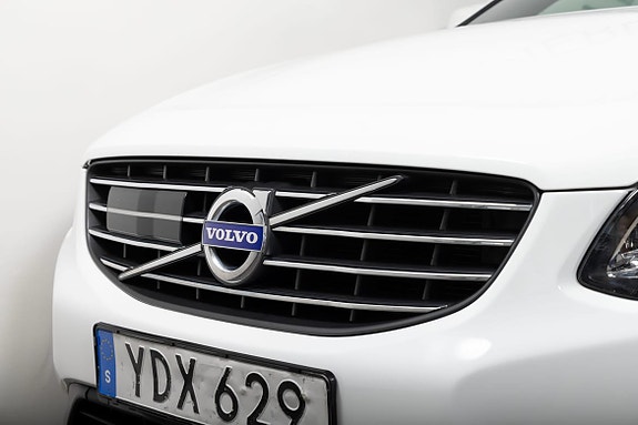 Volvo XC60 3 of 22