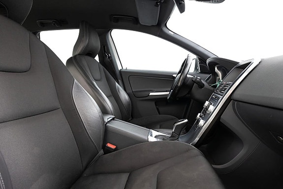 Volvo XC60 14 of 22