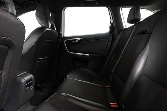 Volvo XC60 17 of 22