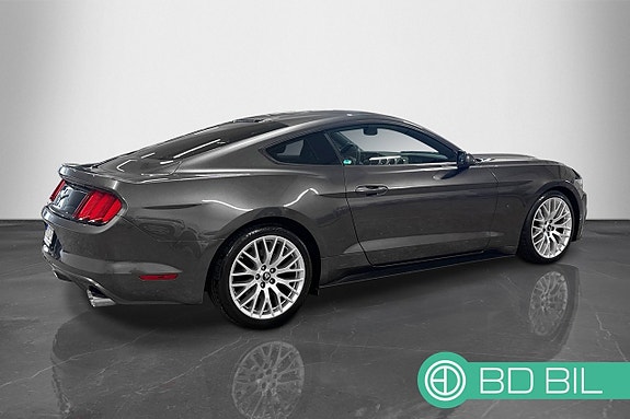 Ford Mustang 7 of 30