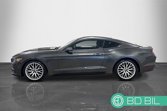Ford Mustang 12 of 30