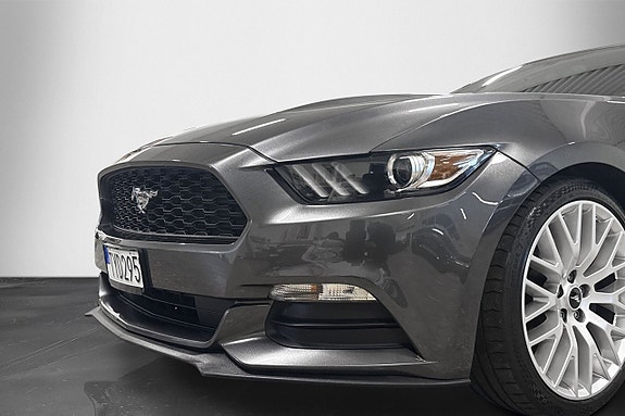 Ford Mustang 15 of 30