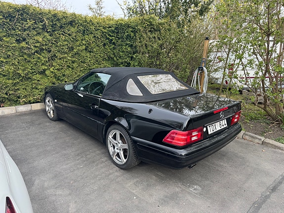 Mercedes-Benz SL500 2 of 3