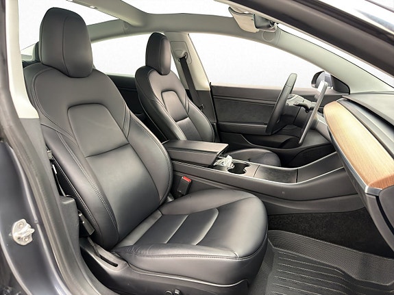 Tesla Model 3 28 of 30