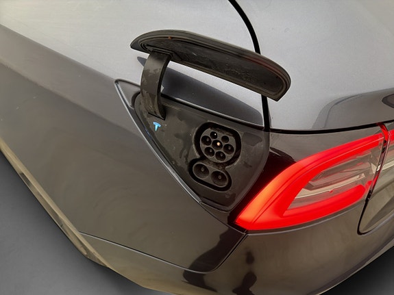 Tesla Model 3 30 of 30
