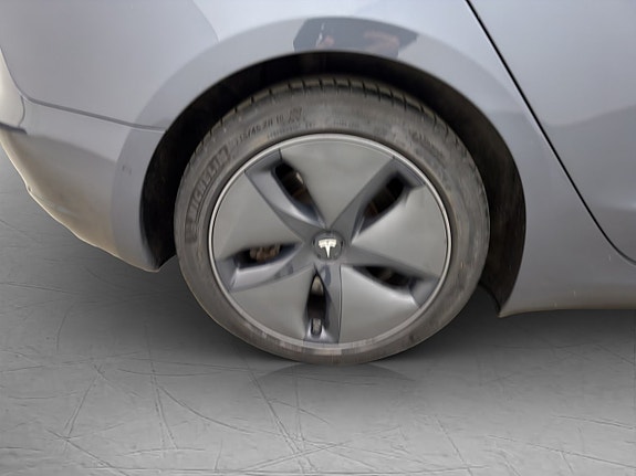 Tesla Model 3 26 of 30