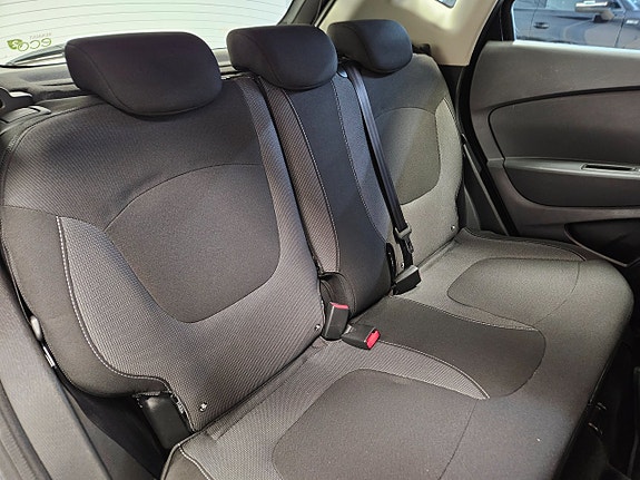 Renault Captur 18 of 26