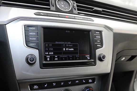 Volkswagen Passat 22 of 26