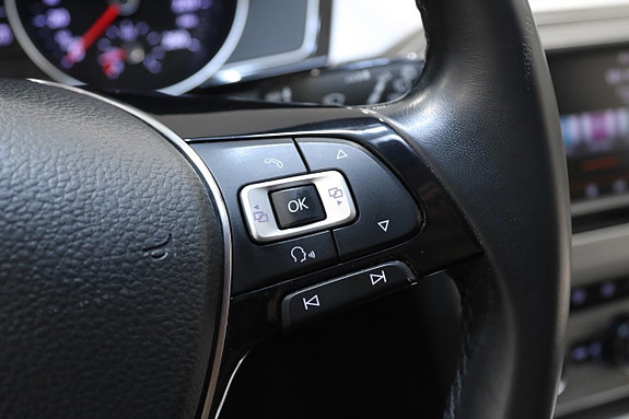 Volkswagen Passat 25 of 26