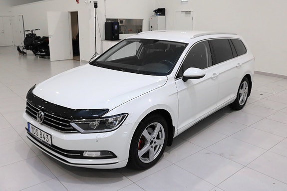 Volkswagen Passat 5 of 26