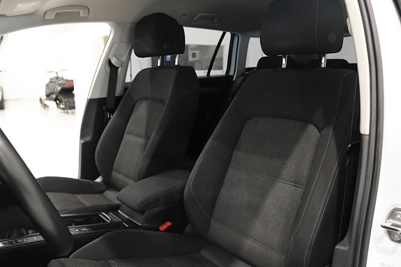 Volkswagen Passat 12 of 26