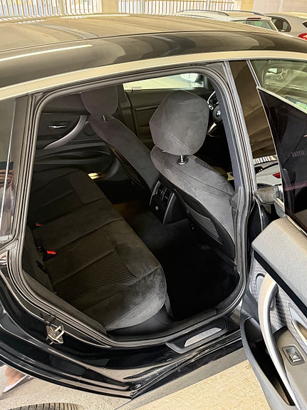 BMW 320d 15 of 16