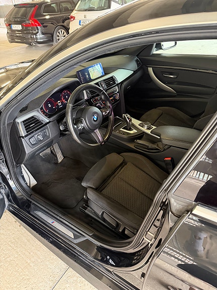 BMW 320d 14 of 16