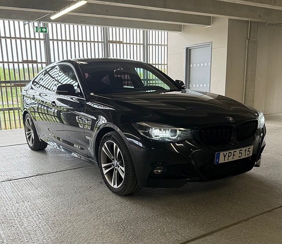 BMW 320d 2 of 16
