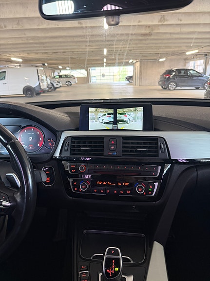 BMW 320d 11 of 16
