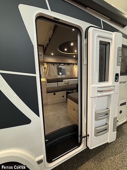 CHALLENGER 260 Ultimate Edition M26 - Fiat Ducato 2.2L 140 HK Automat 2 of 14