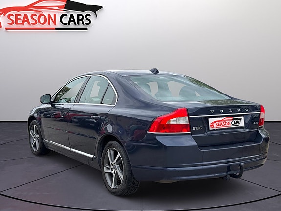 Volvo S80 3 of 5