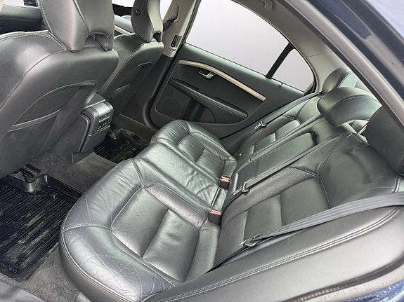 Volvo S80 7 of 12
