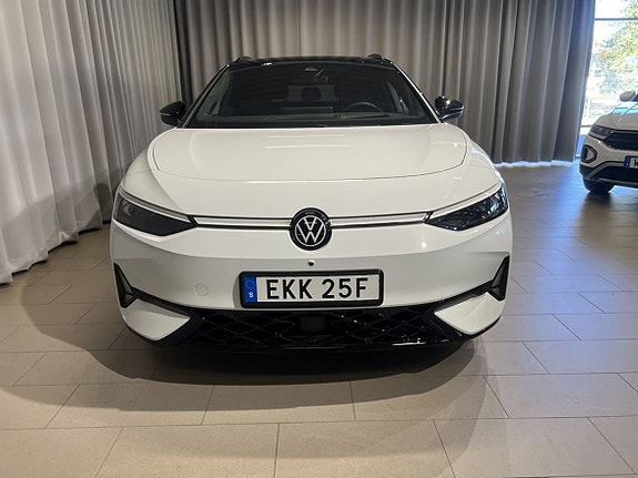 Volkswagen ID.7 2 of 5