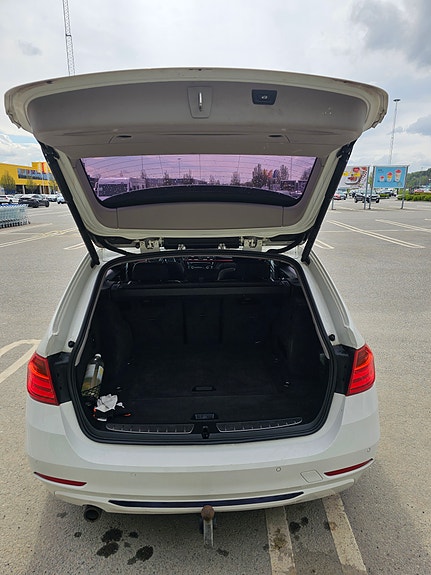 BMW 320d 3 of 9