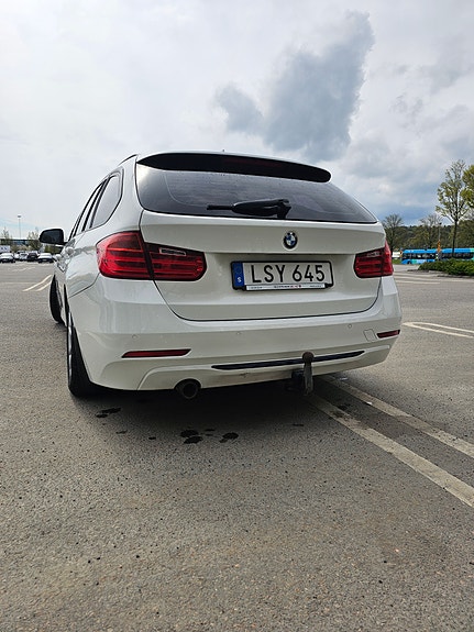 BMW 320d 2 of 9