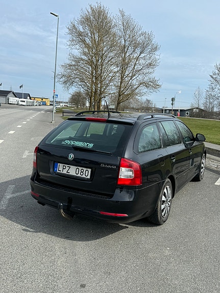 Skoda Octavia 3 of 5