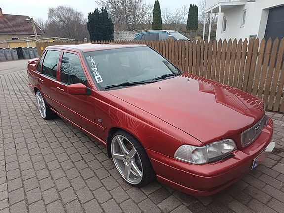 Volvo S70 2 of 5