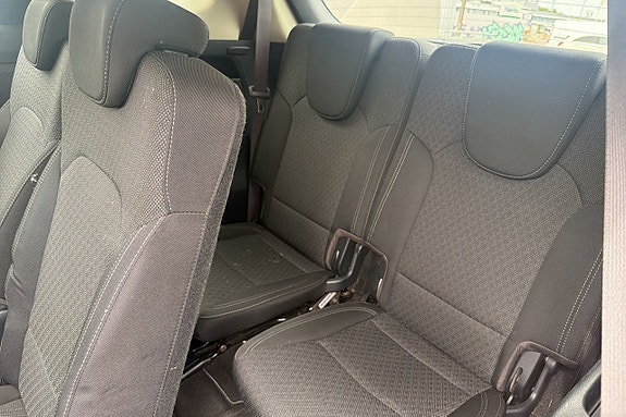 Kia Carens 16 of 18