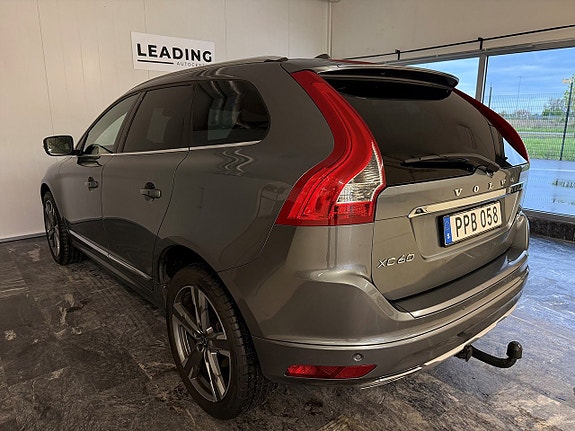 Volvo XC60 2 of 27