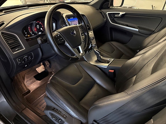 Volvo XC60 7 of 27