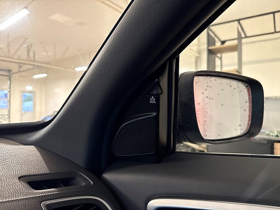 Volvo XC60 25 of 27