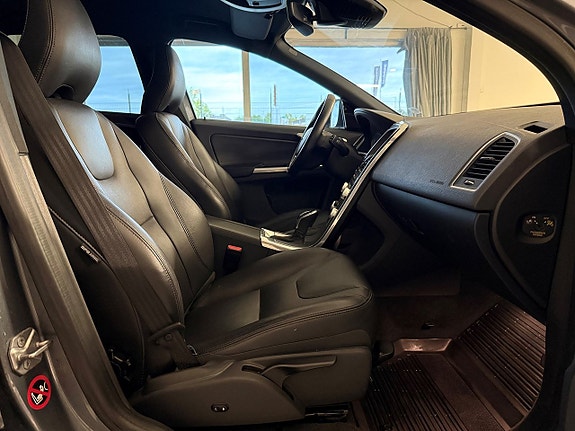 Volvo XC60 5 of 27