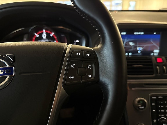 Volvo XC60 16 of 27
