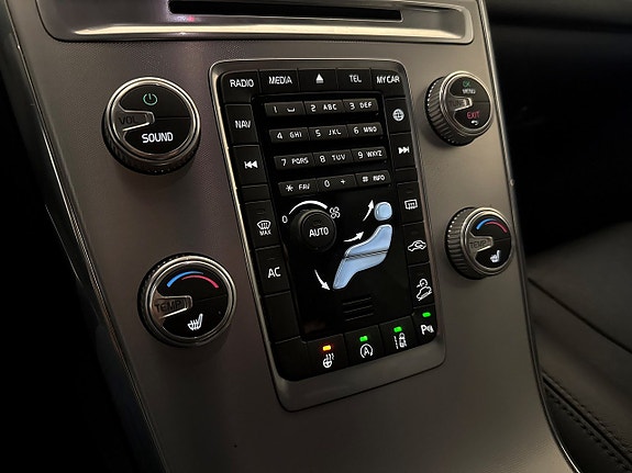 Volvo XC60 23 of 27