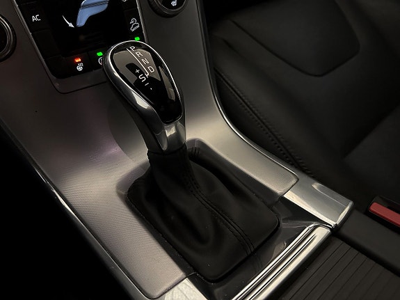 Volvo XC60 17 of 27