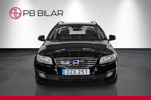 Volvo V70 4 of 26
