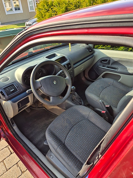 Renault Clio 2 of 4